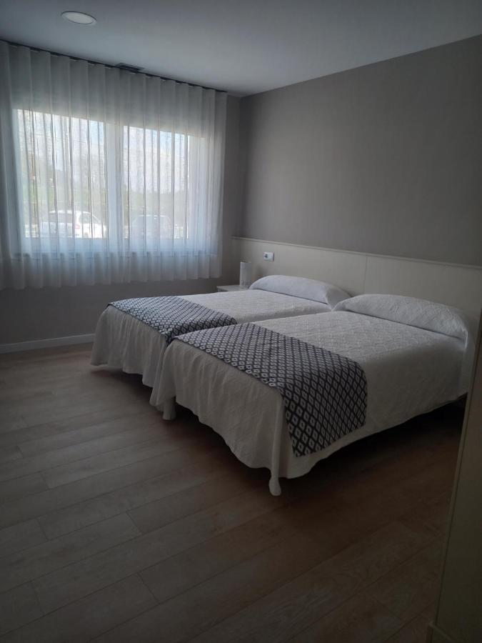 Hotel La Puerta De Arzua Ngoại thất bức ảnh