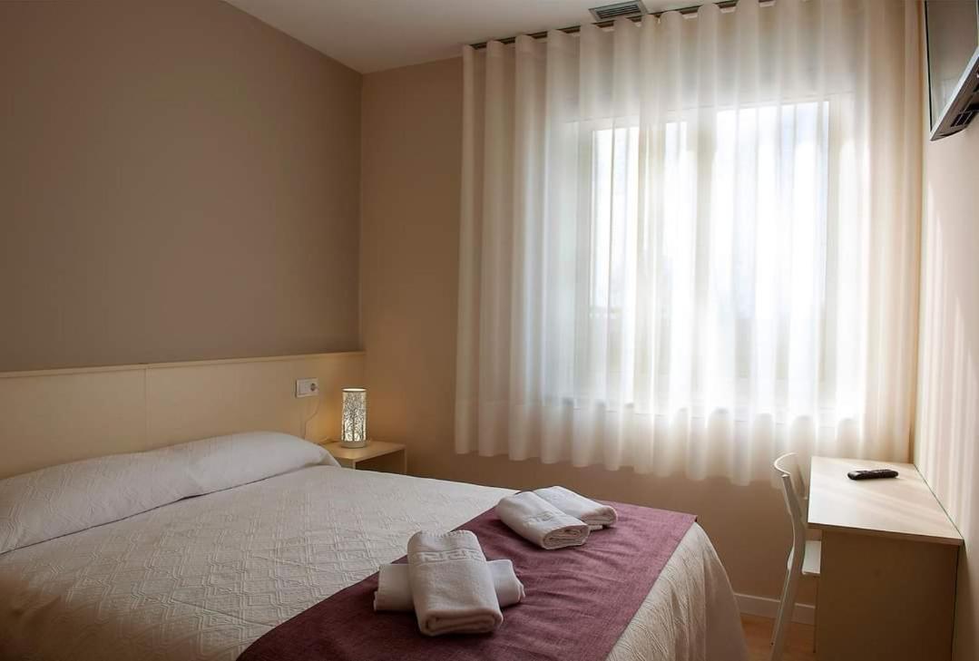 Hotel La Puerta De Arzua Ngoại thất bức ảnh